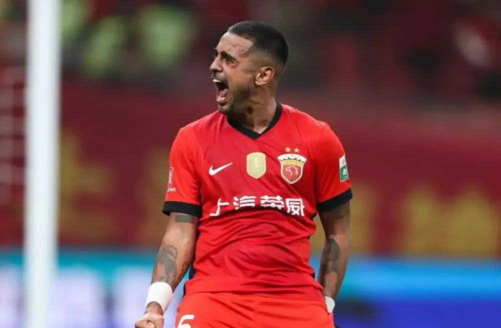 Chengdu Rongcheng perde para o Shanghai Port por 3 a 0 e desperdiça oportunidade na Superliga Chinesa